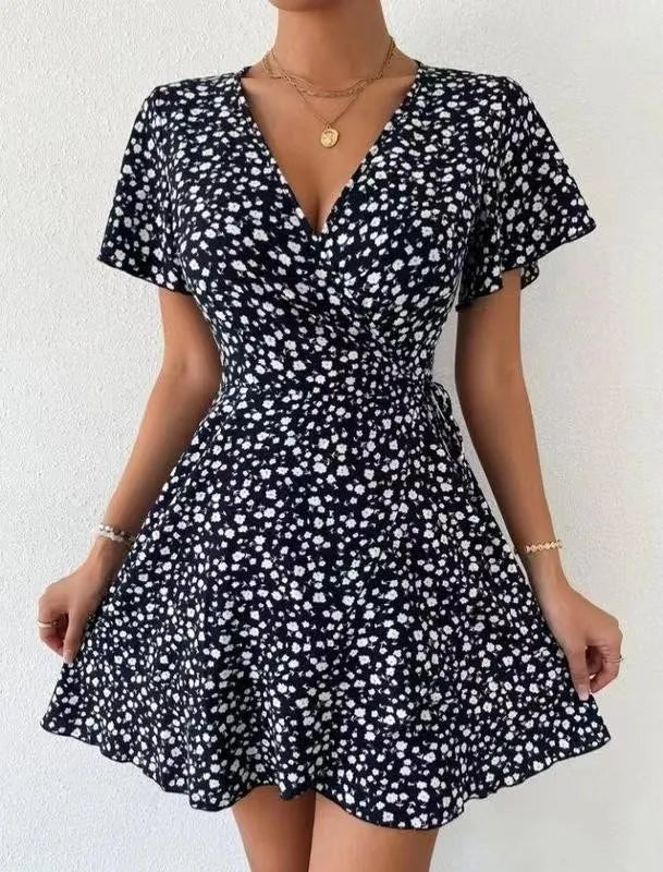 Lunarie Verano Chic Dress: Printed V-Neck Mini for Vibrant Summers