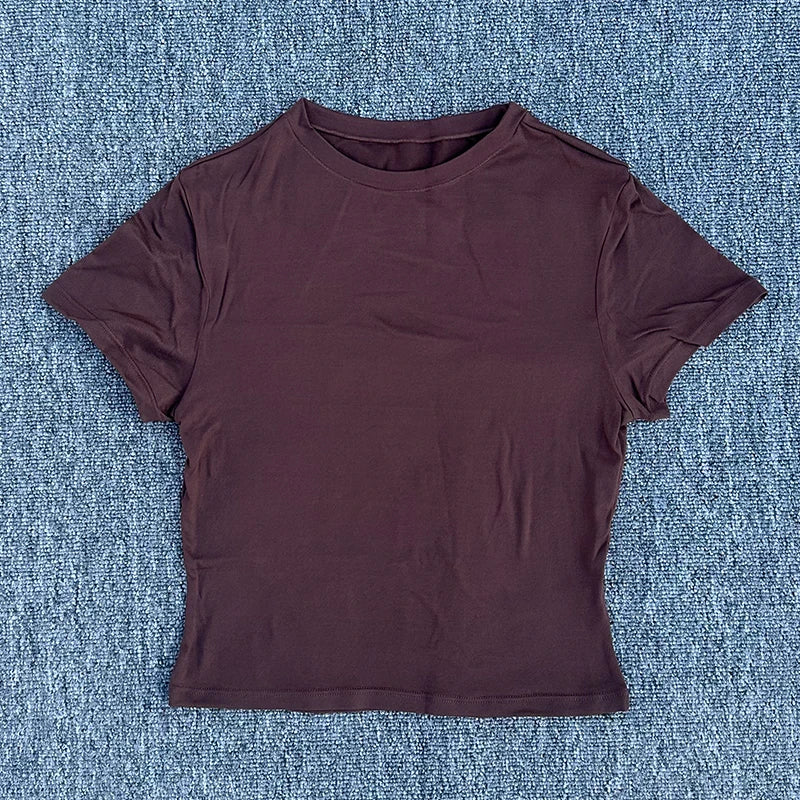 Lunarie Move Fit T-shirt: Elegance and Performance in Motion