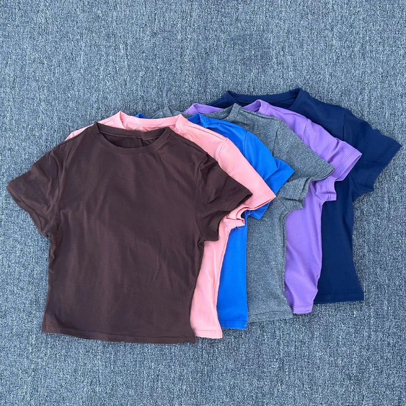 Lunarie Move Fit T-shirt: Elegance and Performance in Motion