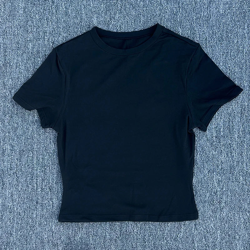 Lunarie Move Fit T-shirt: Elegance and Performance in Motion