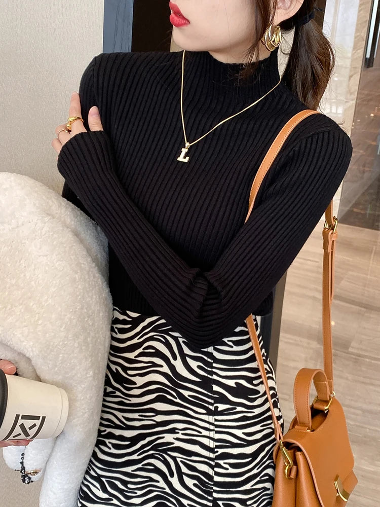 Lunarie Pure Knit Sweater: Minimalist Elegance and Premium Comfort