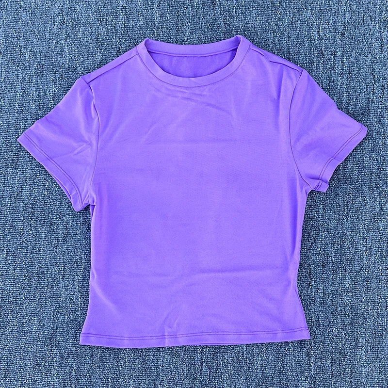 Lunarie Move Fit T-shirt: Elegance and Performance in Motion