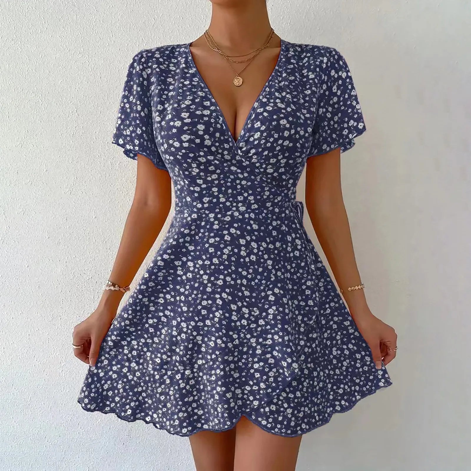 Lunarie Verano Chic Dress: Printed V-Neck Mini for Vibrant Summers