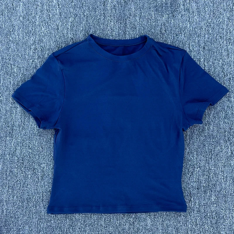 Lunarie Move Fit T-shirt: Elegance and Performance in Motion