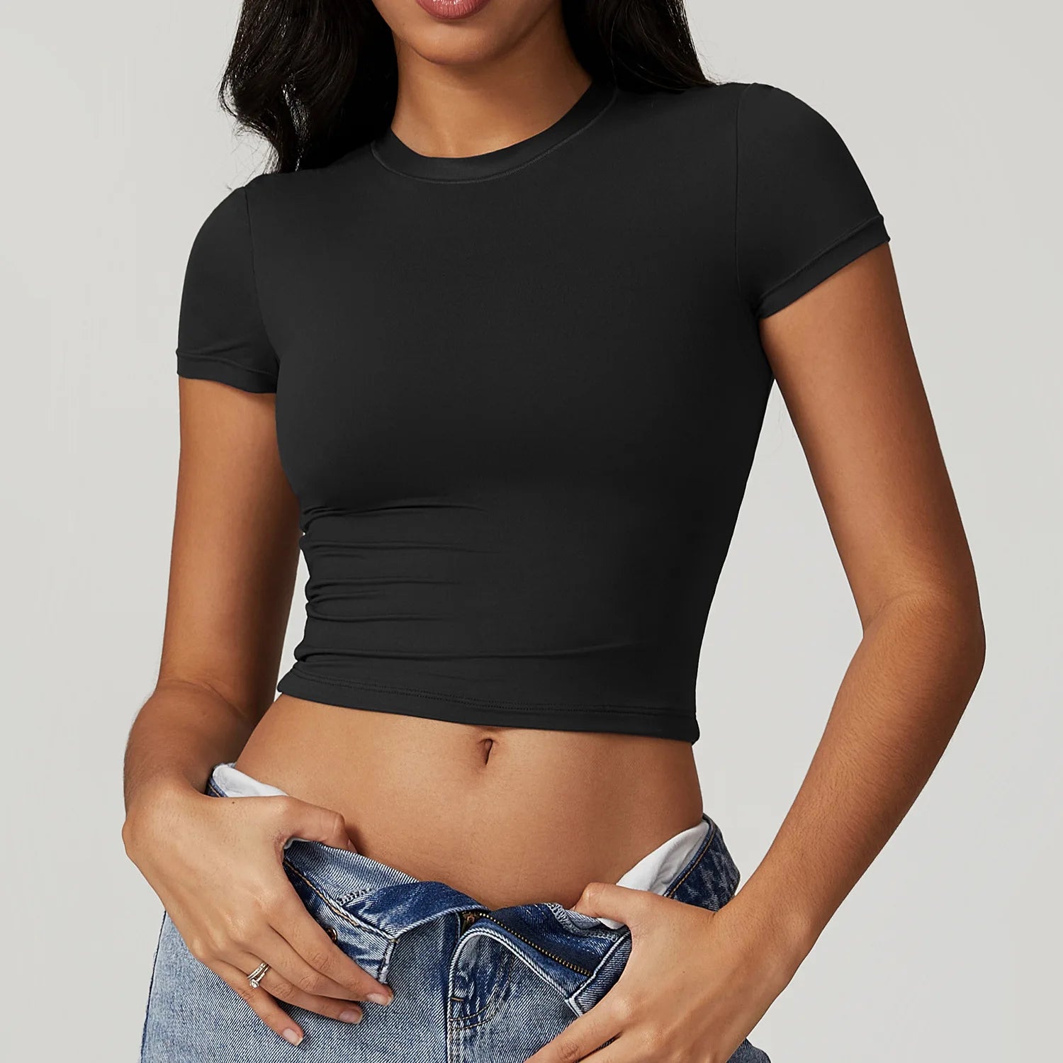 Lunarie Move Fit T-shirt: Elegance and Performance in Motion