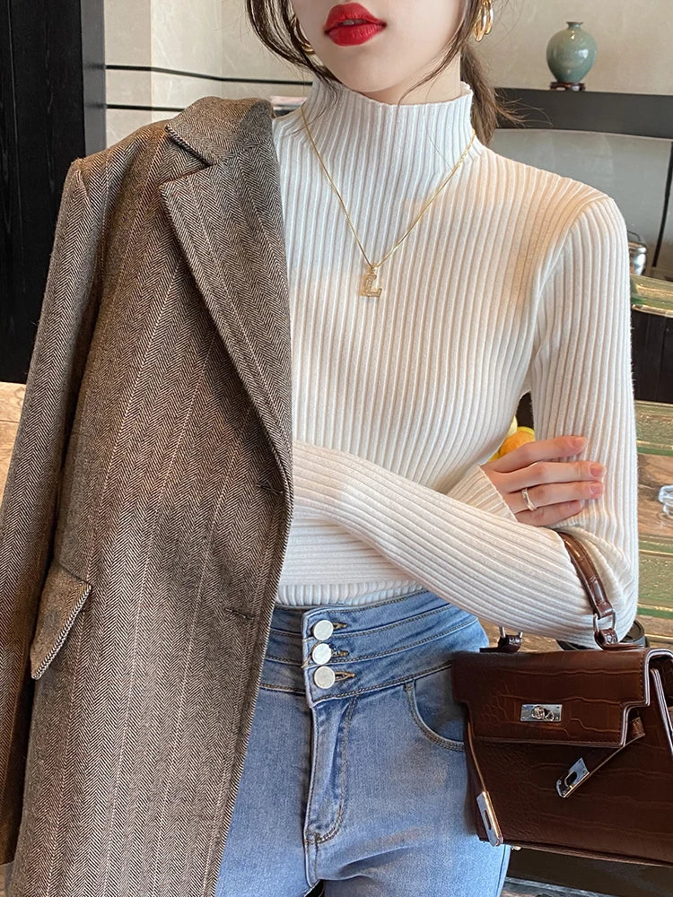 Lunarie Pure Knit Sweater: Minimalist Elegance and Premium Comfort
